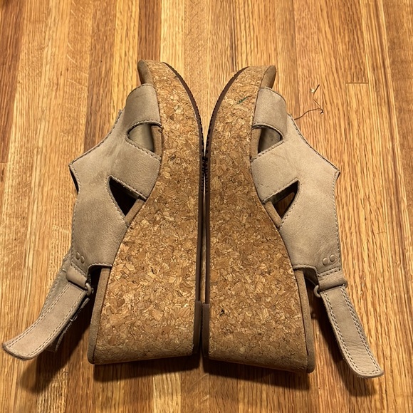 Collection by Clarks neutral 3” heel sandals - Picture 4 of 6